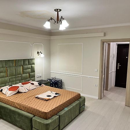 Apartament 1 Camera Braila Exterior photo