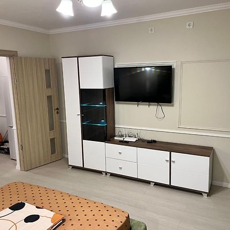 Apartament 1 Camera Braila Exterior photo